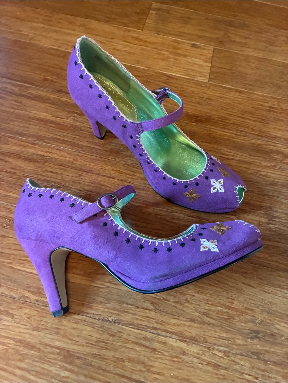 Sam Edelman Boutique Purple Mary Jane Heels with Embroidered Accents - size 8